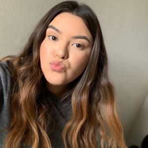 Meet your Posher, Dominique